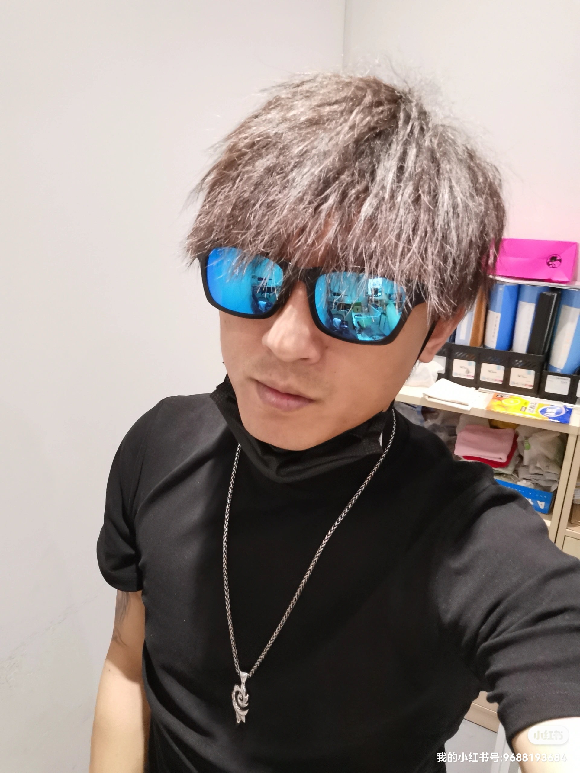 王伟（九轨乐队吉他）